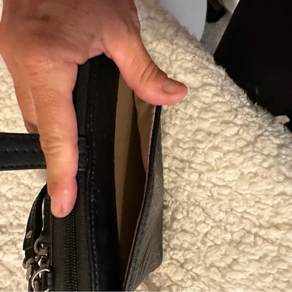 The Sak clutch cross body purse - Picture 4 of 5